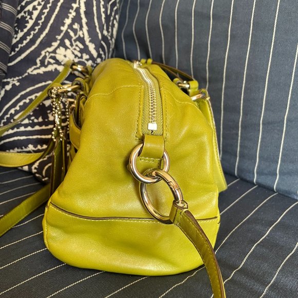 Coach - Green Leather Chelsea Reese Convertible Bag - Picture 4 of 14